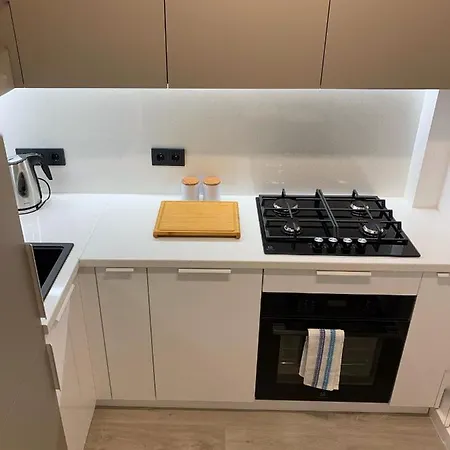 Bright And Lovely 1-bedroom In Апартаменты *