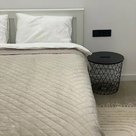 Bright And Lovely 1-bedroom In Апартаменты *
