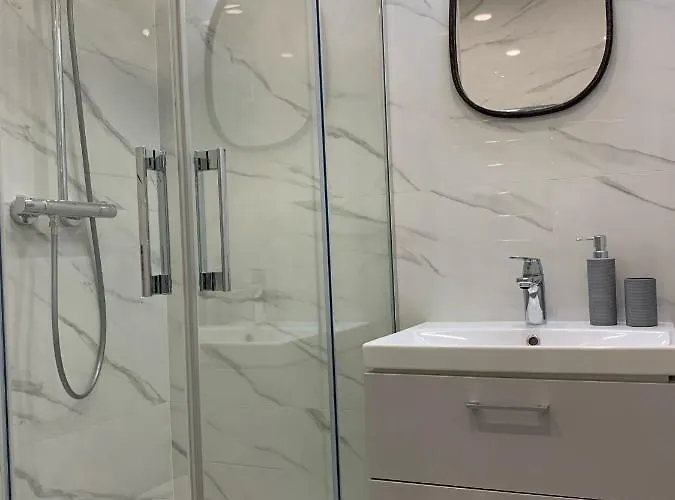 Bright And Lovely 1-bedroom In * קלייפדה