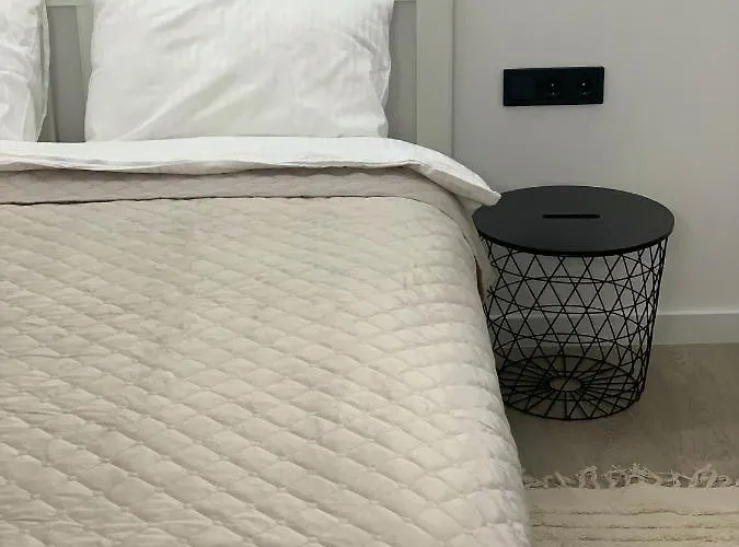 Bright And Lovely 1-bedroom In דירה *